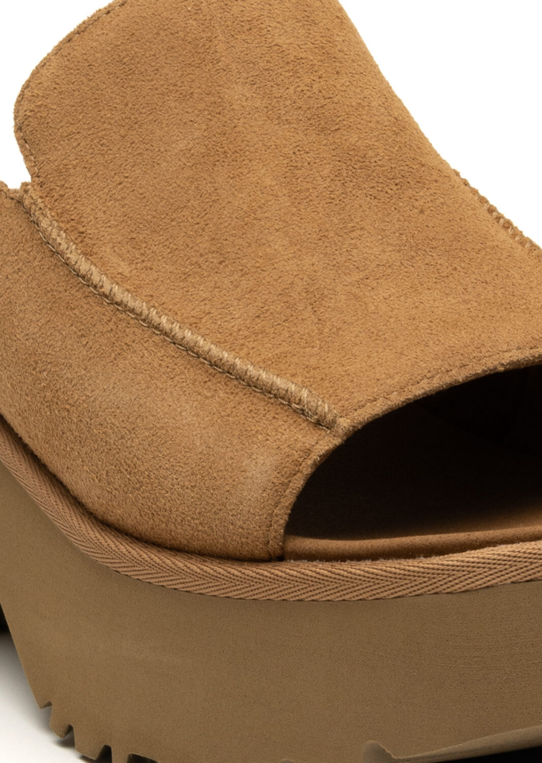 PE25-ugg-1167476CHE_8_P.jpg