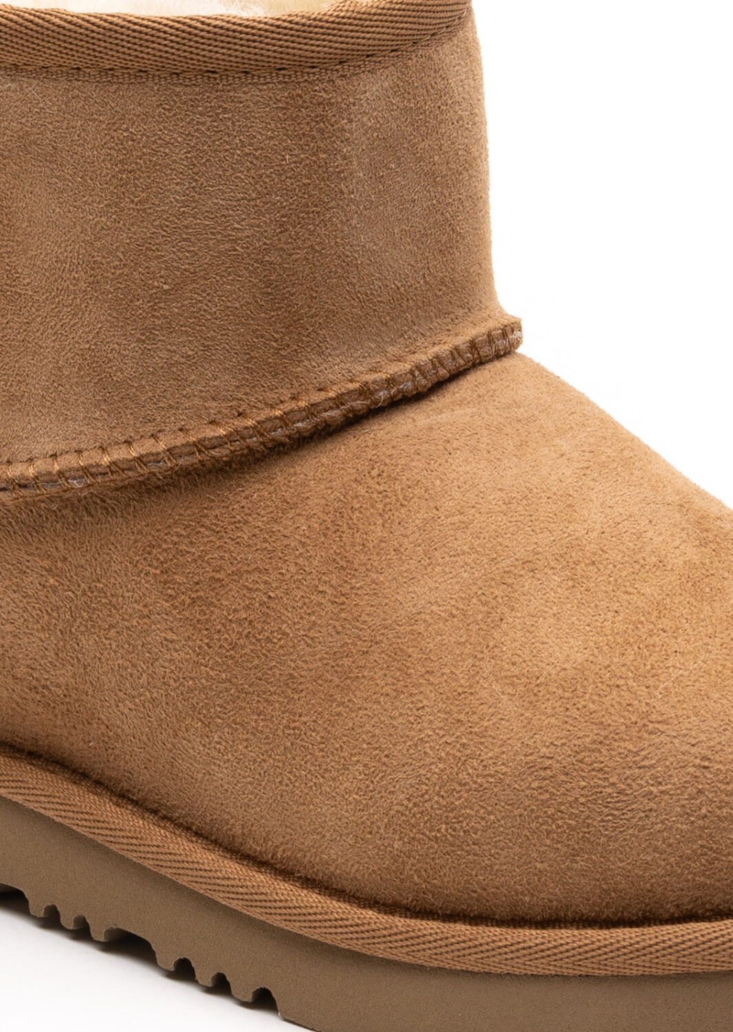 AI25-ugg-1017715KCHE_8_P.jpg