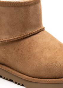 AI25-ugg-1017715KCHE_8_P.jpg