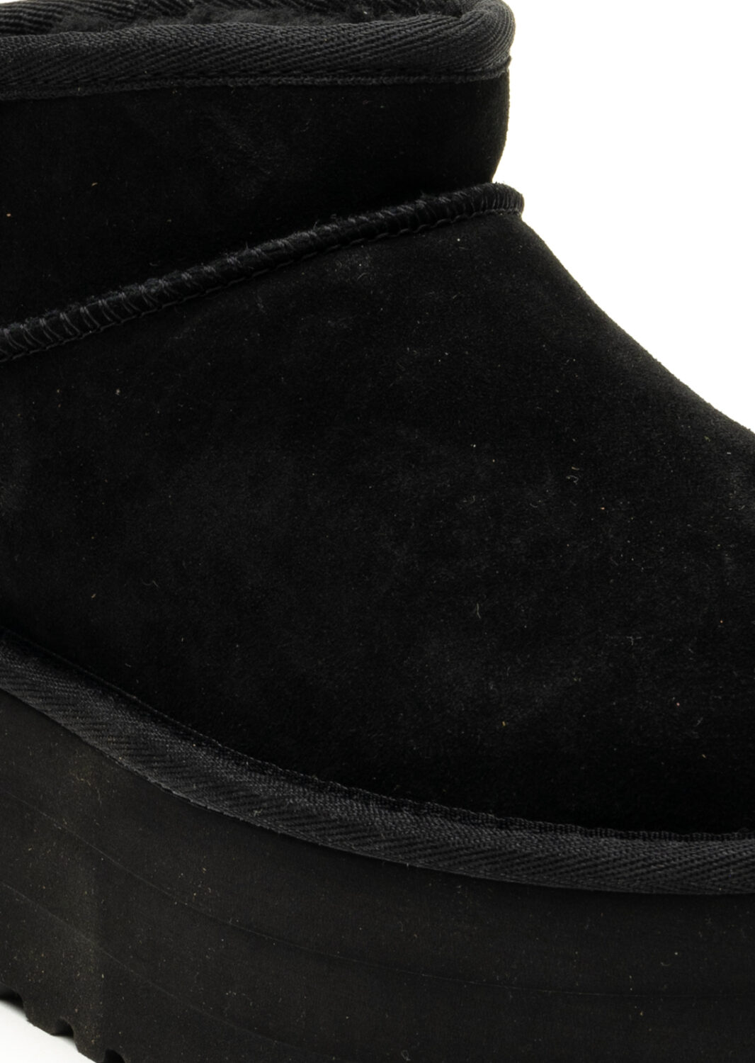 AI25-ugg-1135092BLK_8_P.jpg