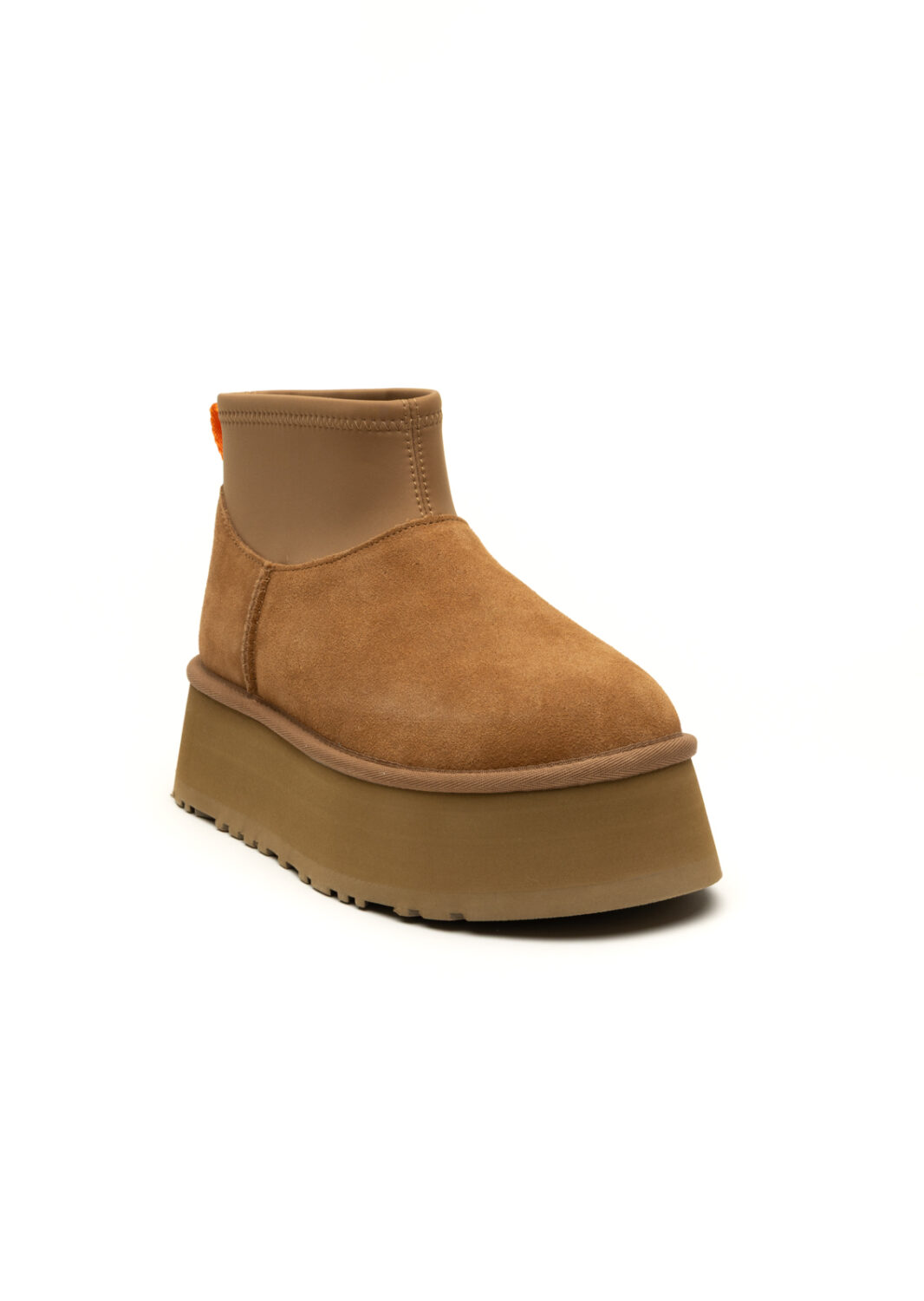 AI25-ugg-1168170CHE_1_P.jpg