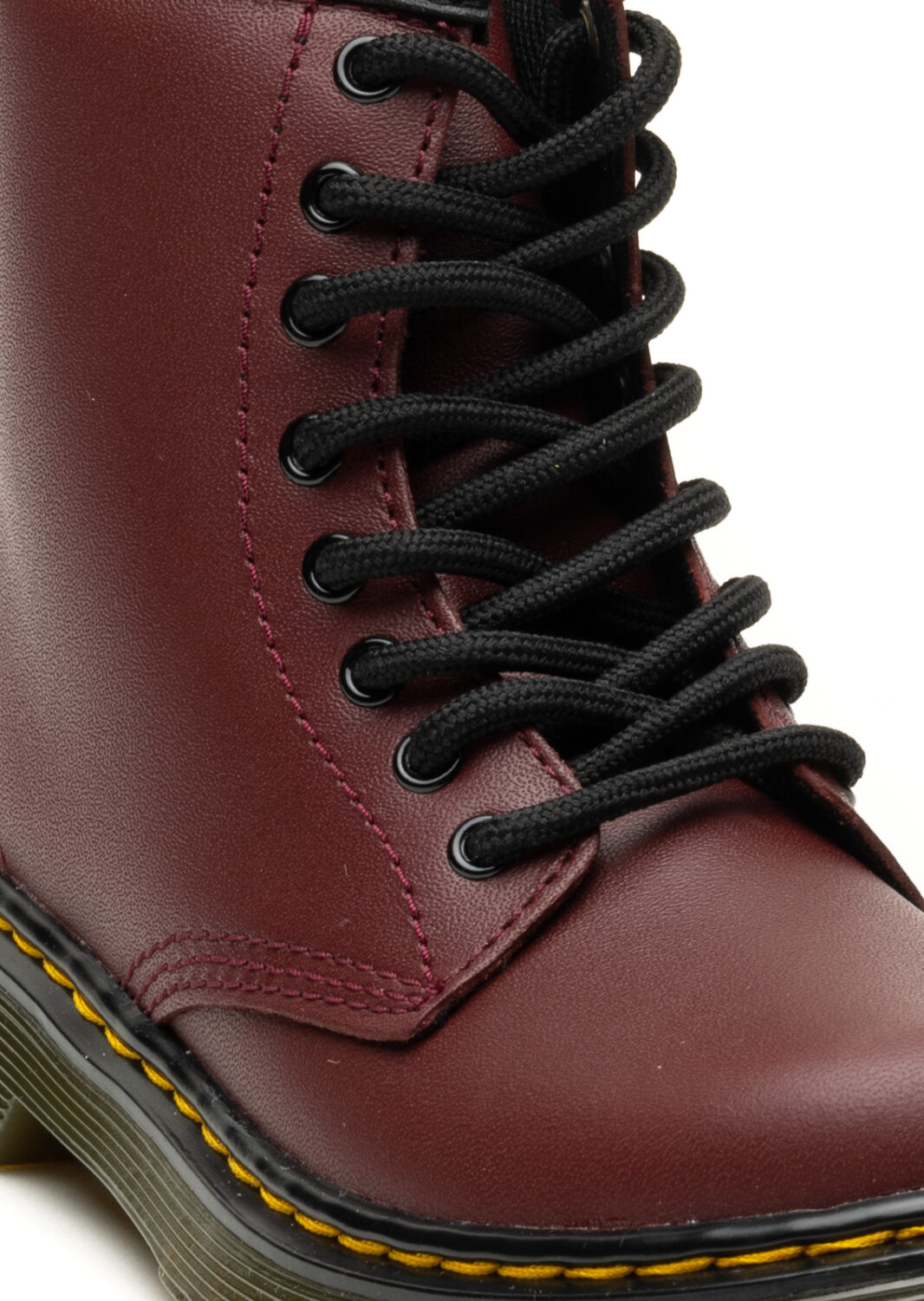 AI25-dr20martens-15382601CHERRY20RED_8_P.jpg