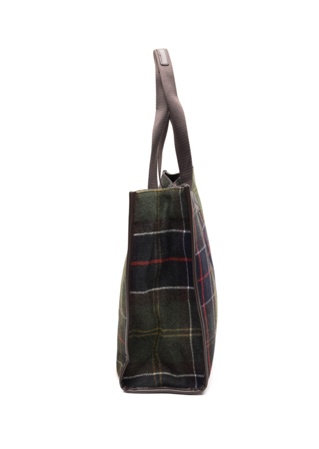 AI26-barbour-LBA042420LBAOL91_1_P-1.jpg
