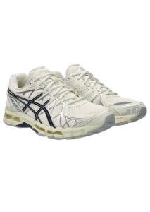 PE26-asics-1203A388104_3_P.jpg