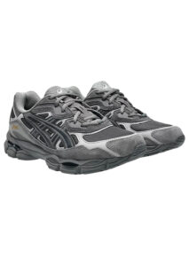 PE26-asics-1203A739021_3_P.jpg