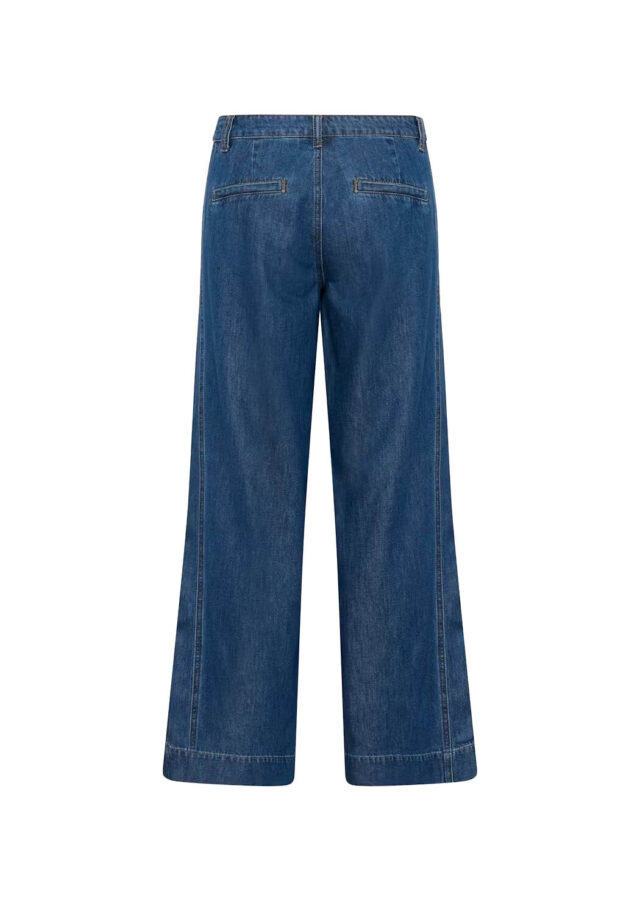 PE26-my20essential20wardrobe-10705062100053_1_P.jpg