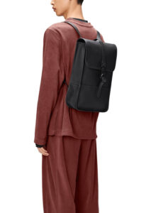AI26-rains-BACKPACK20MINI2013020BLA_3_P.jpg